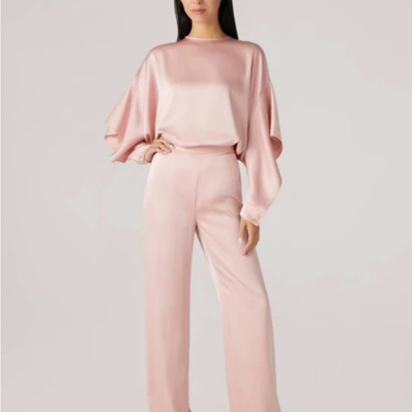 💕NWT St John Collection Liquid Satin top and pant Size: Top: M, pant: 10. - Picture 2 of 12